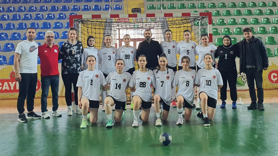  Genç Kızlar Hentbol Grup Müsabakalarında  Görele Anadolu Lisesi Karadeniz Bölge birincisi oldu.